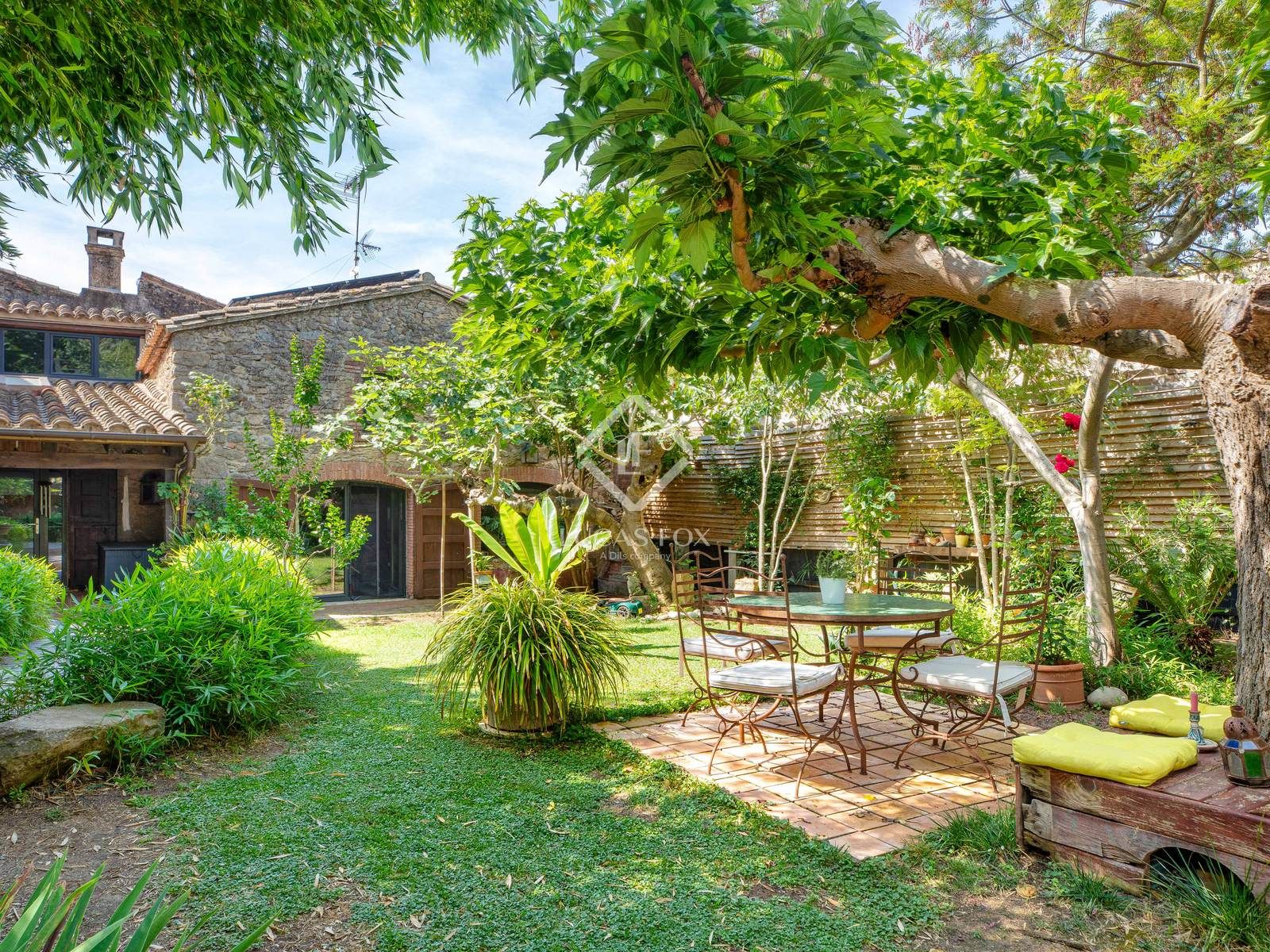 Jardí de Finca rústica en venda en Sant Jordi Desvalls amb Calefacció, Jardí privat i Traster