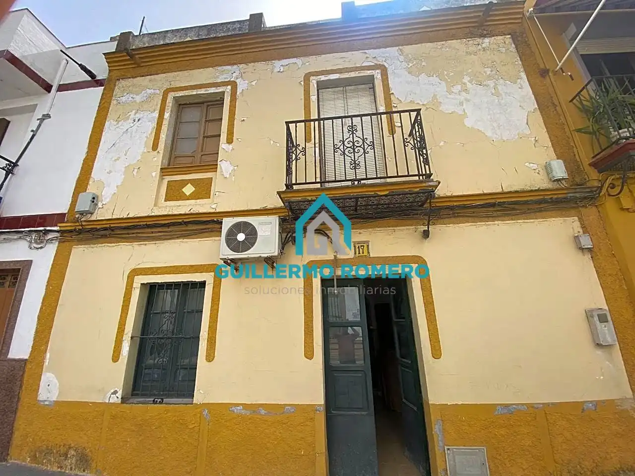 Vista exterior de Casa o chalet en venta en Coria del Río