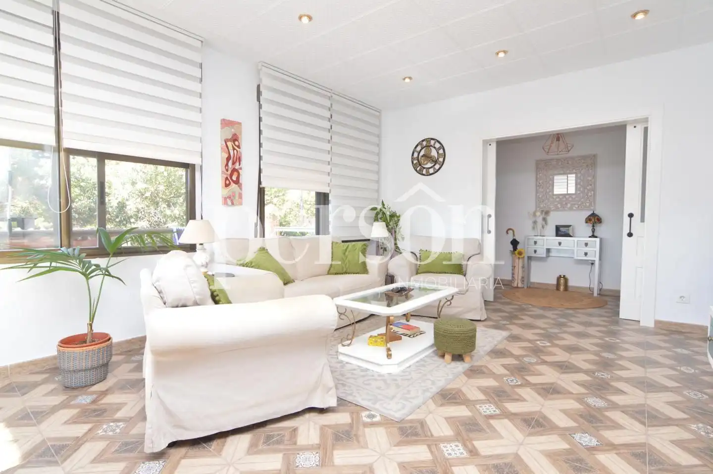 Sala de estar de Casa o chalet en venta en Chiva con Aire acondicionado, Jardín privado y Terraza