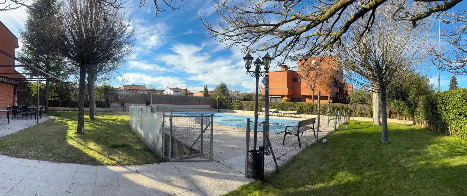Piscina de Casa adosada en venda en Rivas-Vaciamadrid amb Calefacció, Jardí privat i Parquet