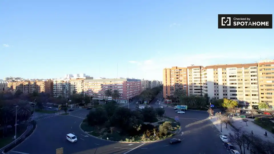 Exterior view of Flat for rent in Valencia  with Air Conditioner, Heating and Furnished