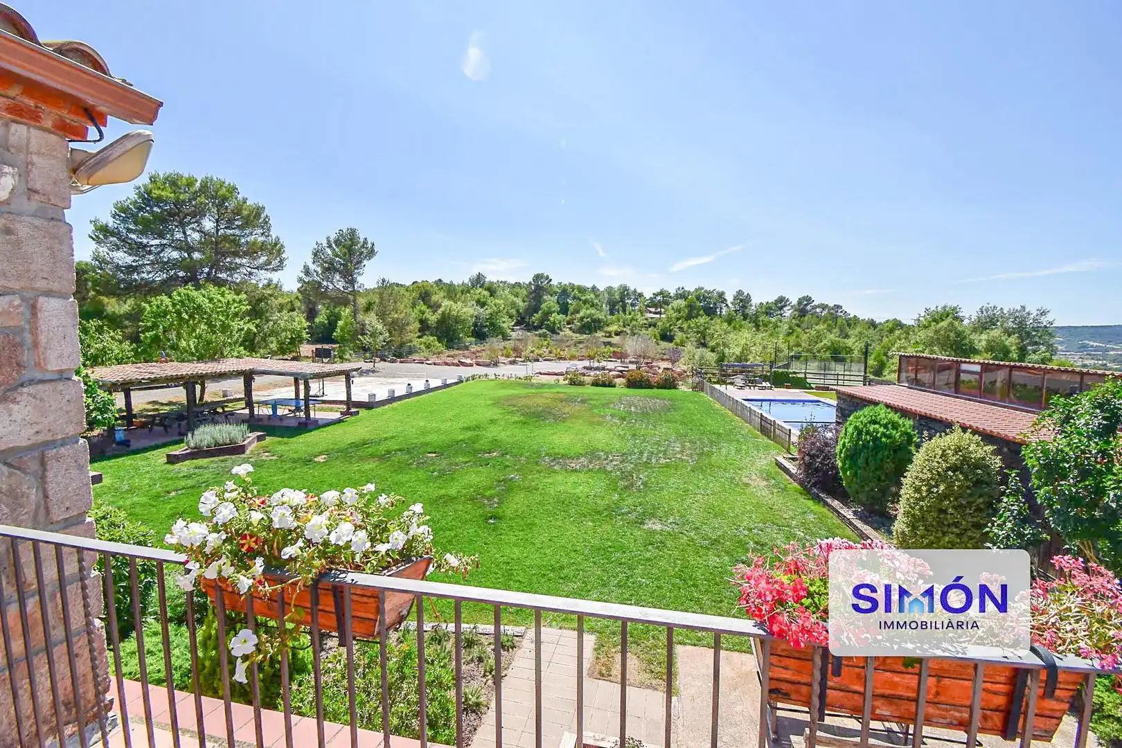 Piscina de Finca rústica en venda en Sant Pere Sallavinera amb Aire condicionat, Calefacció i Terrassa