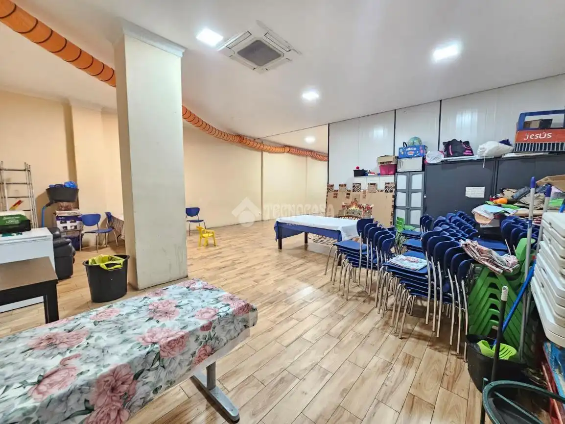 Local en venta en Carabanchel