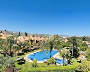 Jardí de Casa o xalet de lloguer en Marbella amb Aire condicionat, Terrassa i Piscina