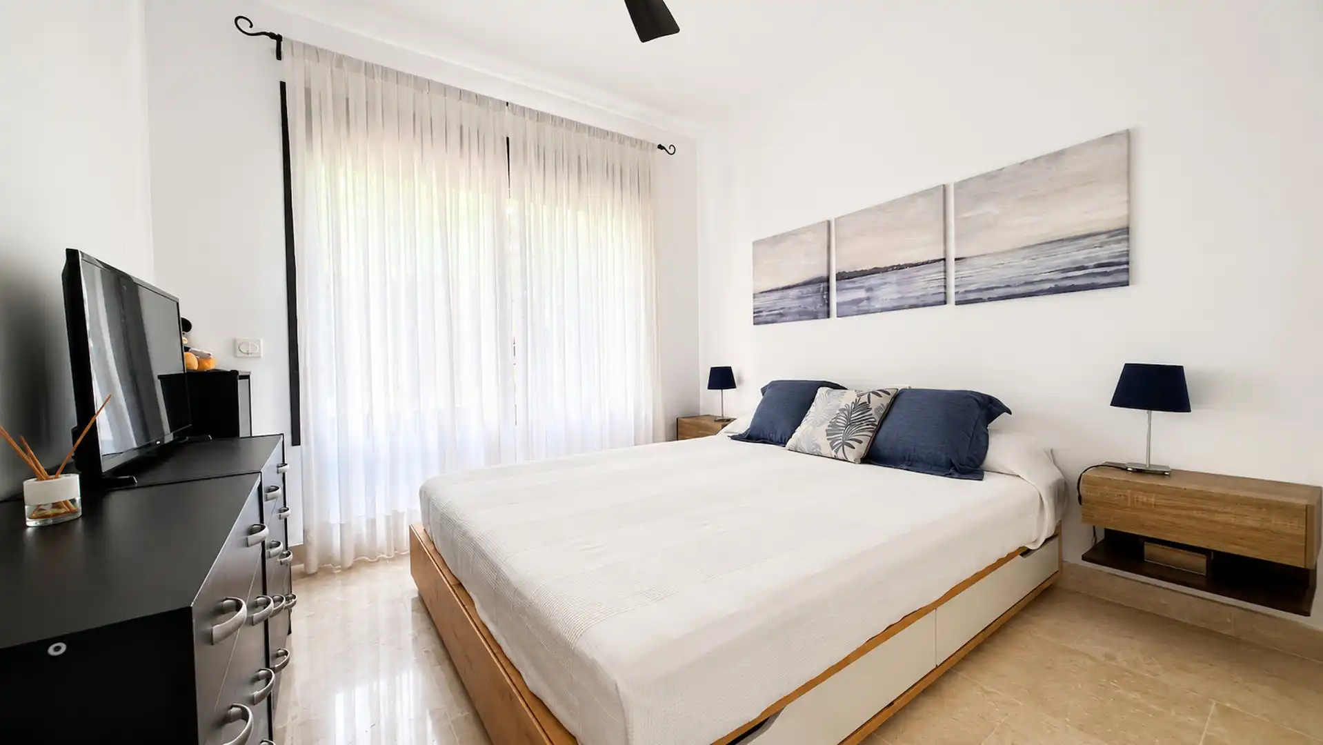 Habitación de Planta baja en venta en Manilva con Aire acondicionado, Terraza y Trastero
