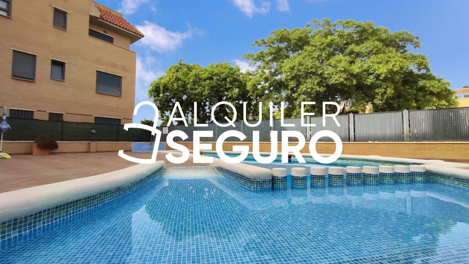 Piscina de Piso de alquiler en Bétera con Aire acondicionado, Calefacción y Terraza