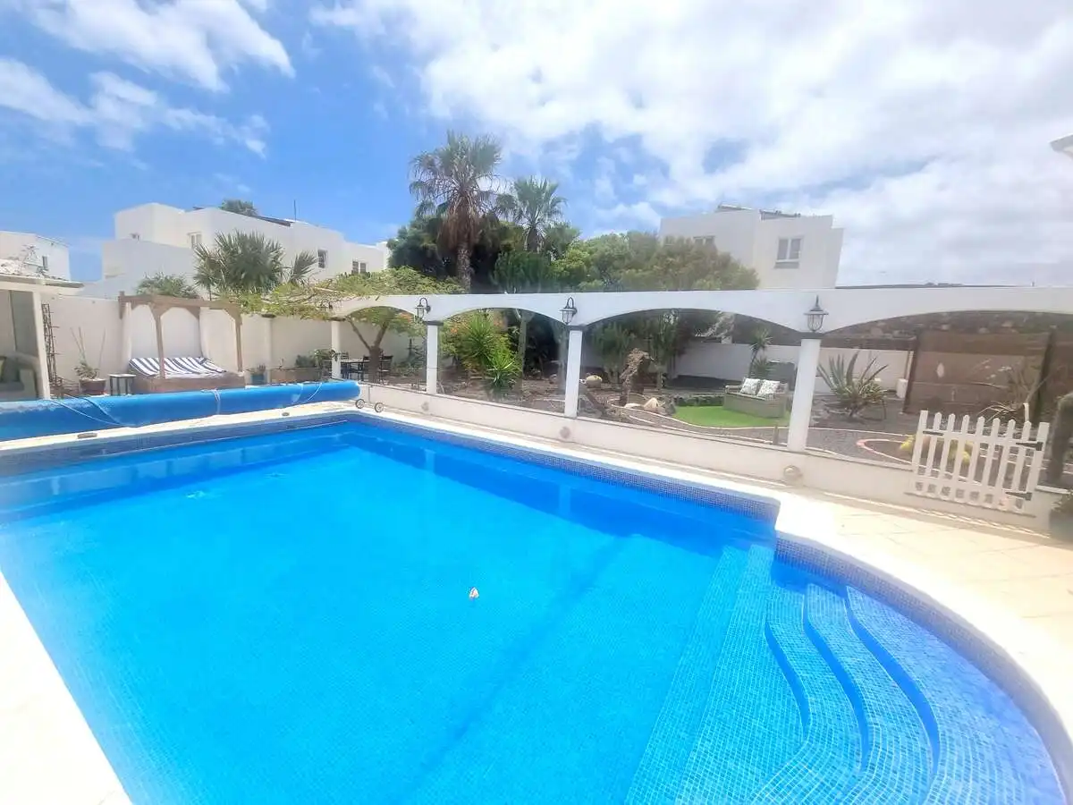 Swimming pool of Houses for sale in Tías  with Air Conditioner, Private garden and Terrace