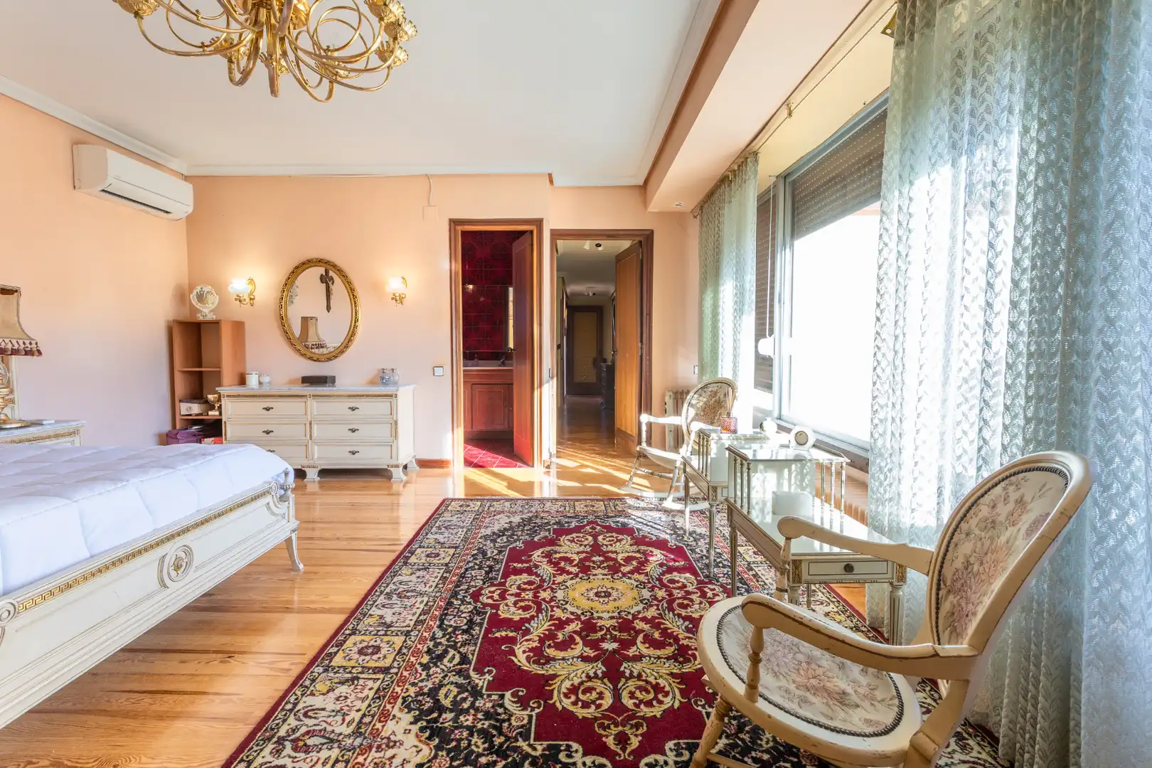 Bedroom of Houses for sale in Villanueva de la Cañada  with Air Conditioner, Heating and Storage room
