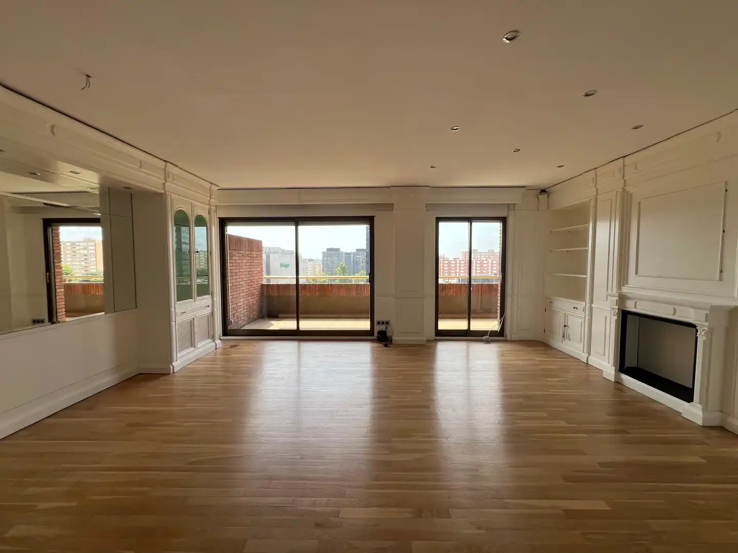 Living room of Flat for rent in Barcelona  with Air Conditioner, Heating and Private garden