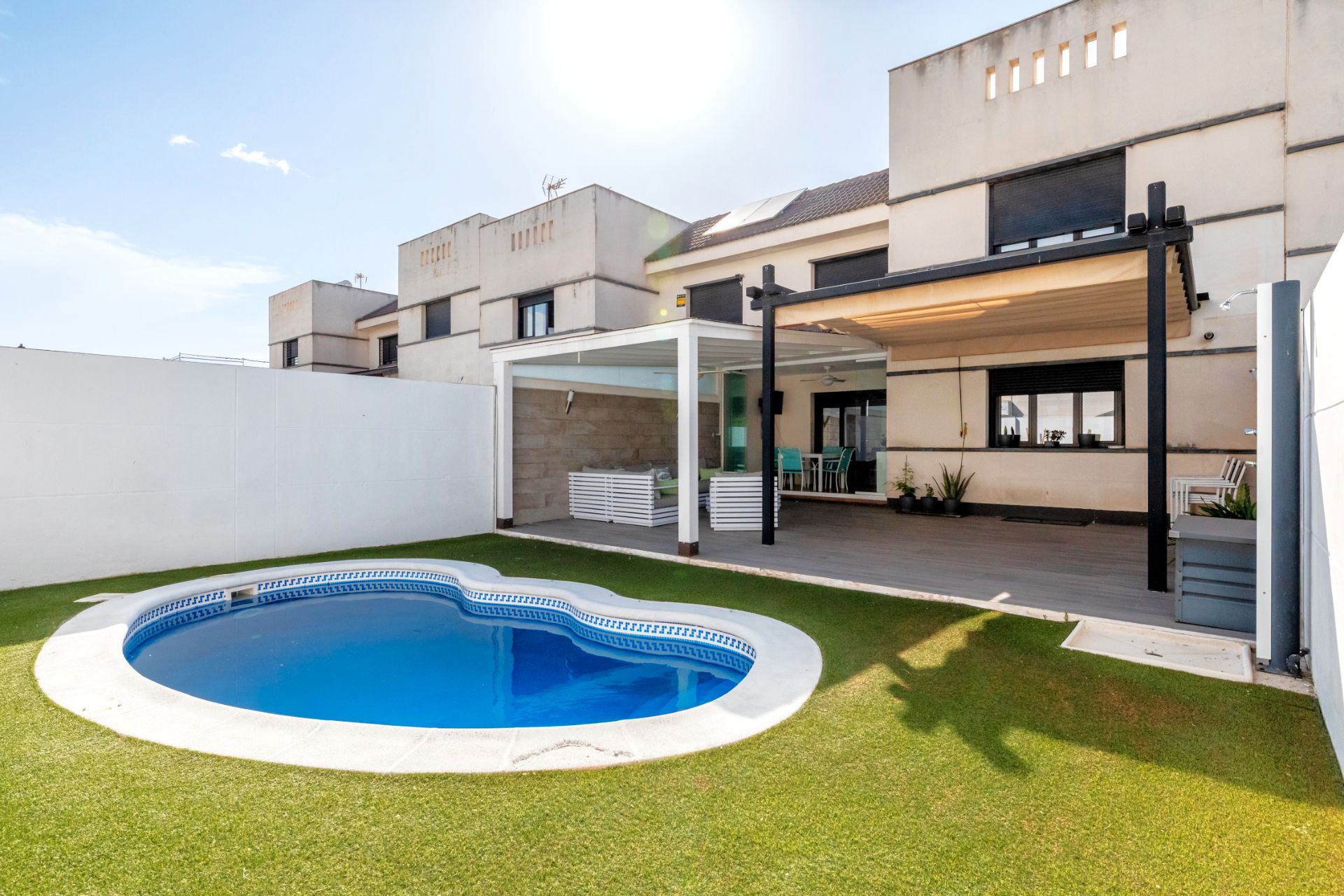 Swimming pool of Single-family semi-detached for sale in Arroyomolinos (Madrid)  with Heating, Private garden and Parquet flooring