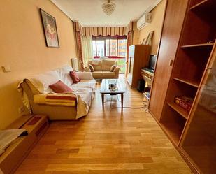 Living room of Flat for sale in  Madrid Capital  with Air Conditioner, Heating and Storage room