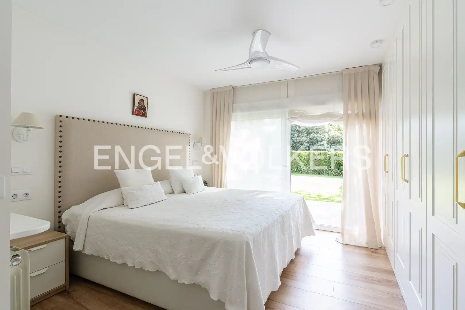 Casa adosada en venta en Urbanización Este - Montepríncipe