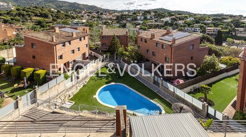 Foto 2 de Casa adosada de alquiler en Tiana, Barcelona