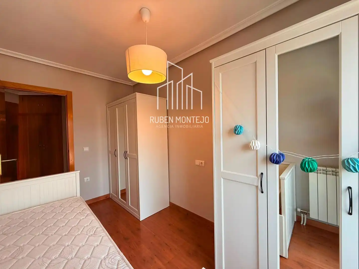 Schlafzimmer von Wohnung zur Miete in Villamayor mit Heizung, Terrasse und Möbliert