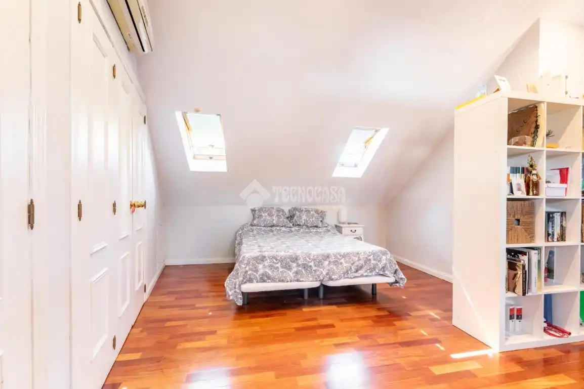 Habitación de Piso en venta en Torrelodones con Aire acondicionado
