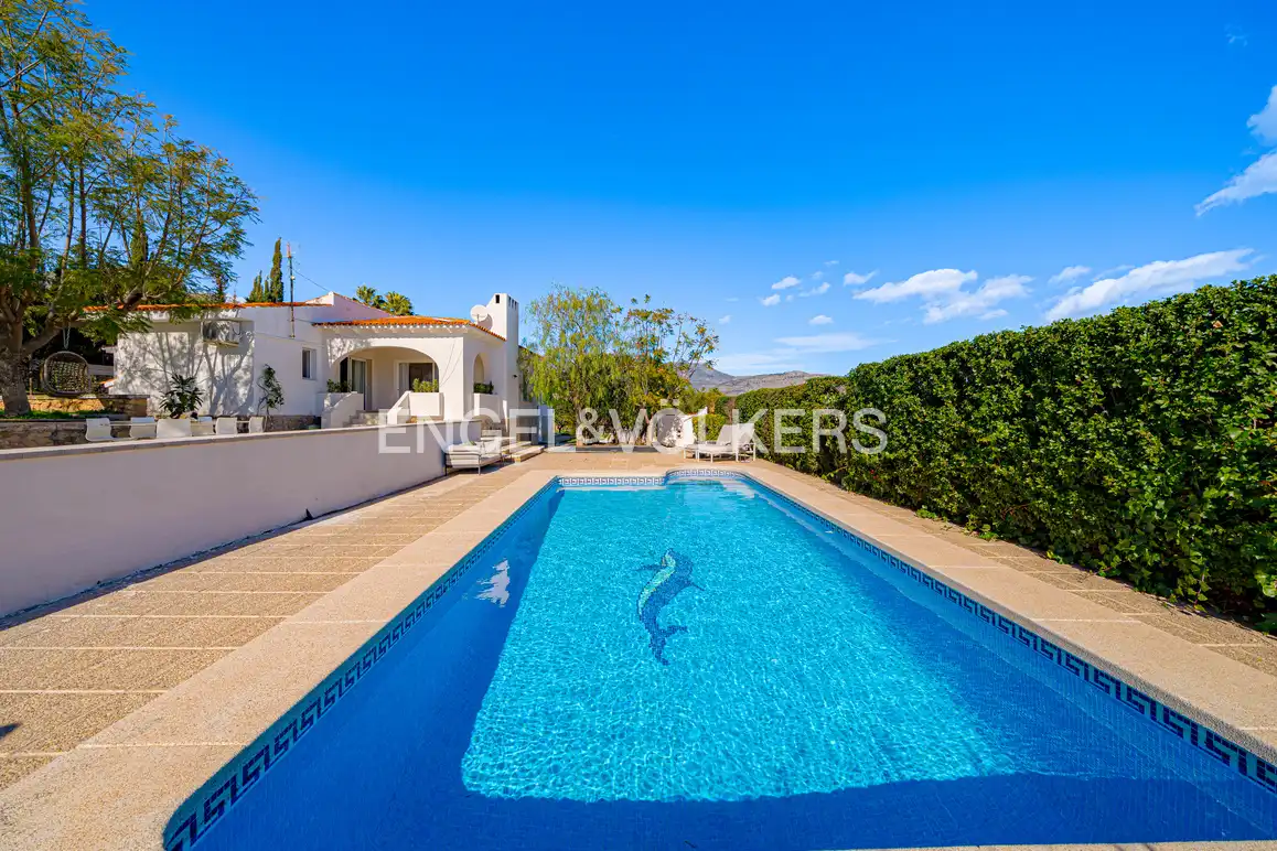 Vista exterior de Casa o chalet en venta en Polop con Aire acondicionado, Jardín privado y Piscina