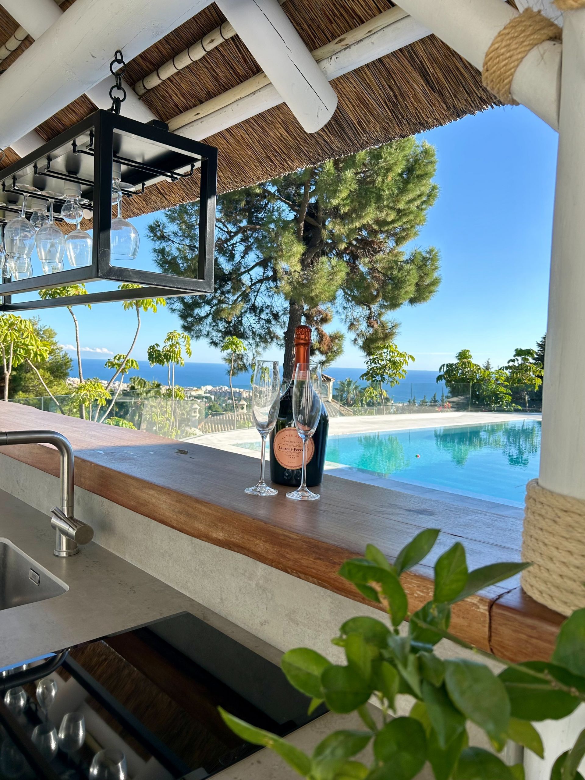 Terrassa de Casa o xalet en venda en Marbella amb Aire condicionat, Calefacció i Jardí privat