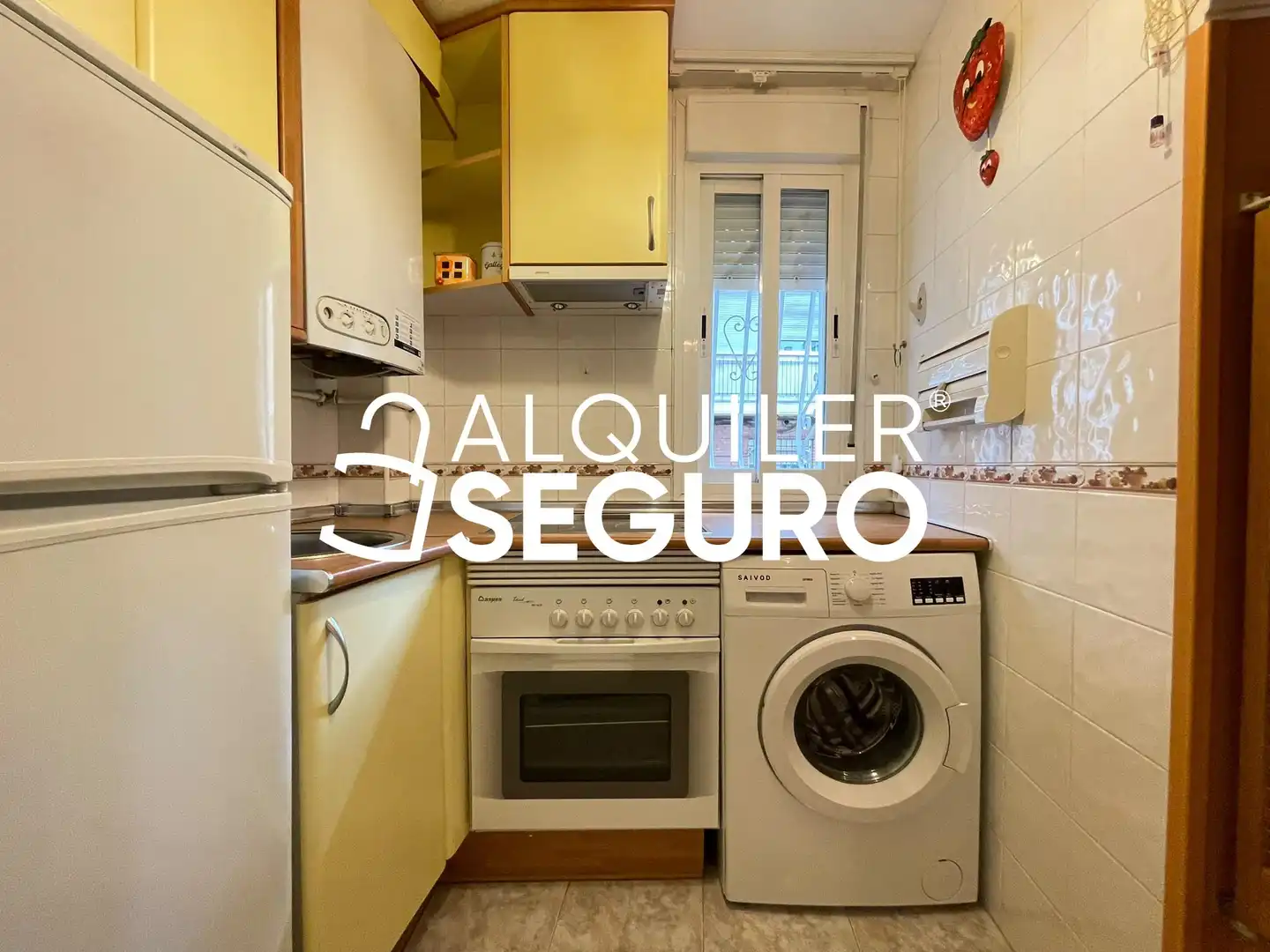 Cocina de Piso de alquiler en Madrid con Calefacción y Amueblado