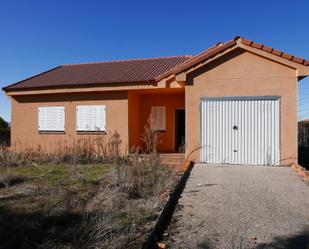 Vista exterior de Casa o xalet en venda en Fresno de Cantespino