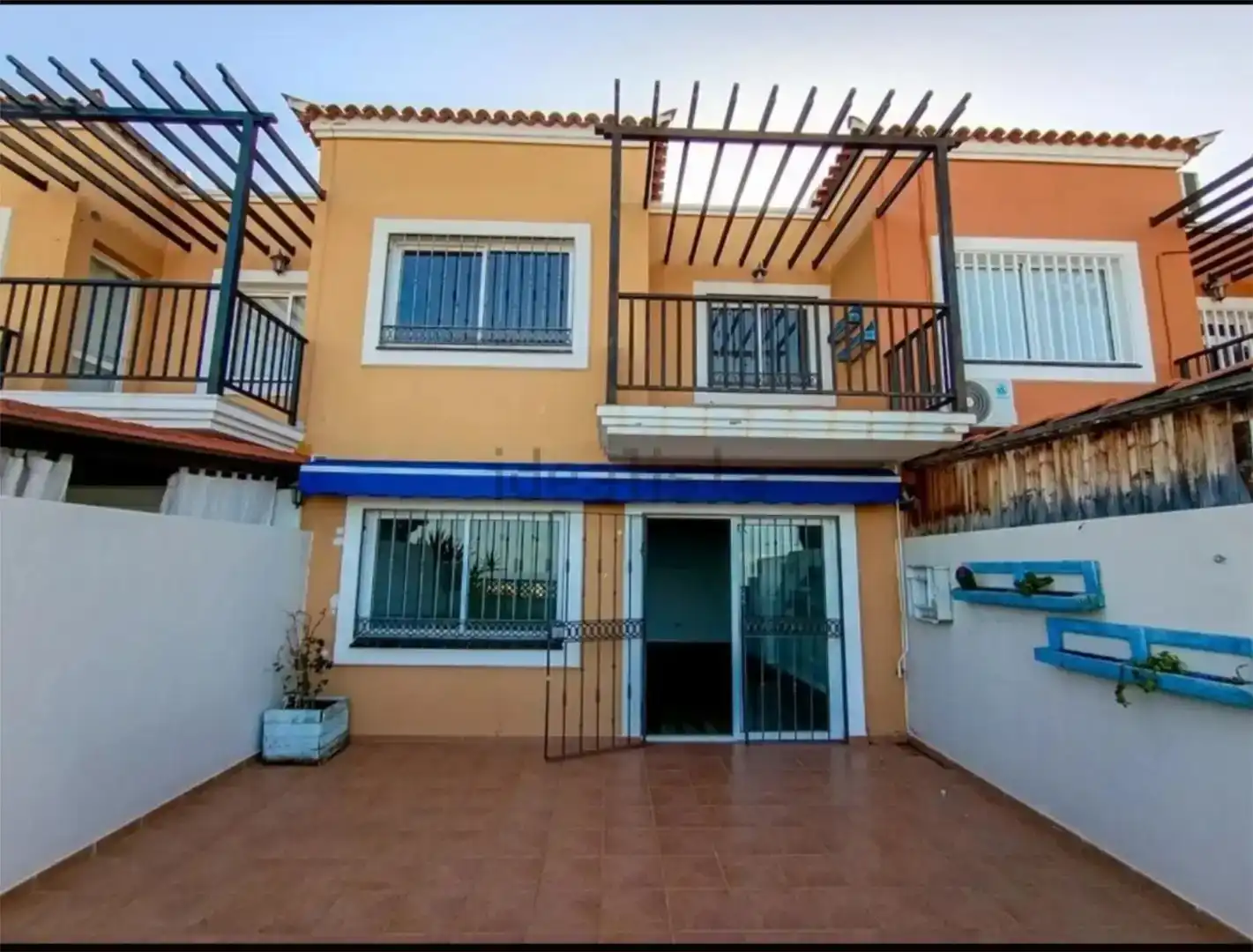 Vista exterior de Casa o xalet en venda en Adeje amb Balcó
