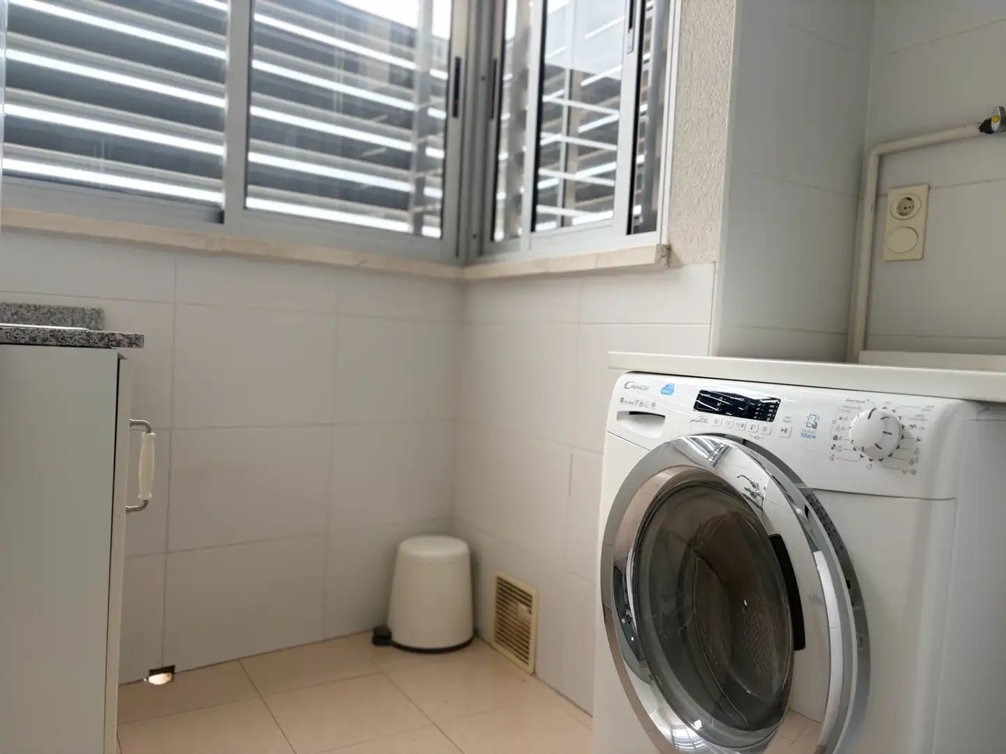Bathroom of Flat for sale in Murcia  with Air Conditioner, Storage room and Oven