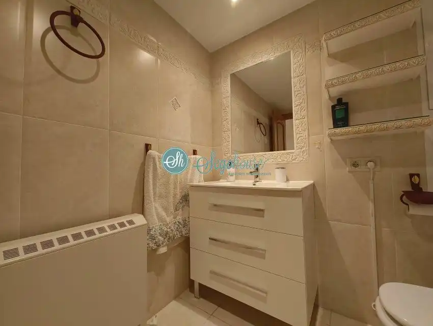 Baño de Piso en venta en Segovia con Aire acondicionado y Calefacción
