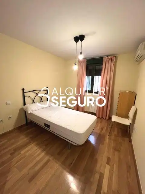 Bedroom of Flat for rent in Pinto  with Air Conditioner, Heating and Terrace