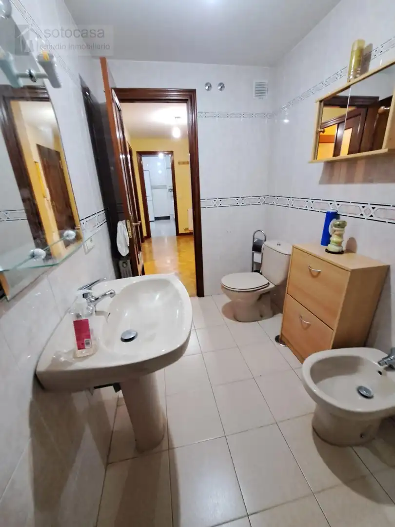 Bathroom of Flat for rent in Valladolid  with Heating and Furnished