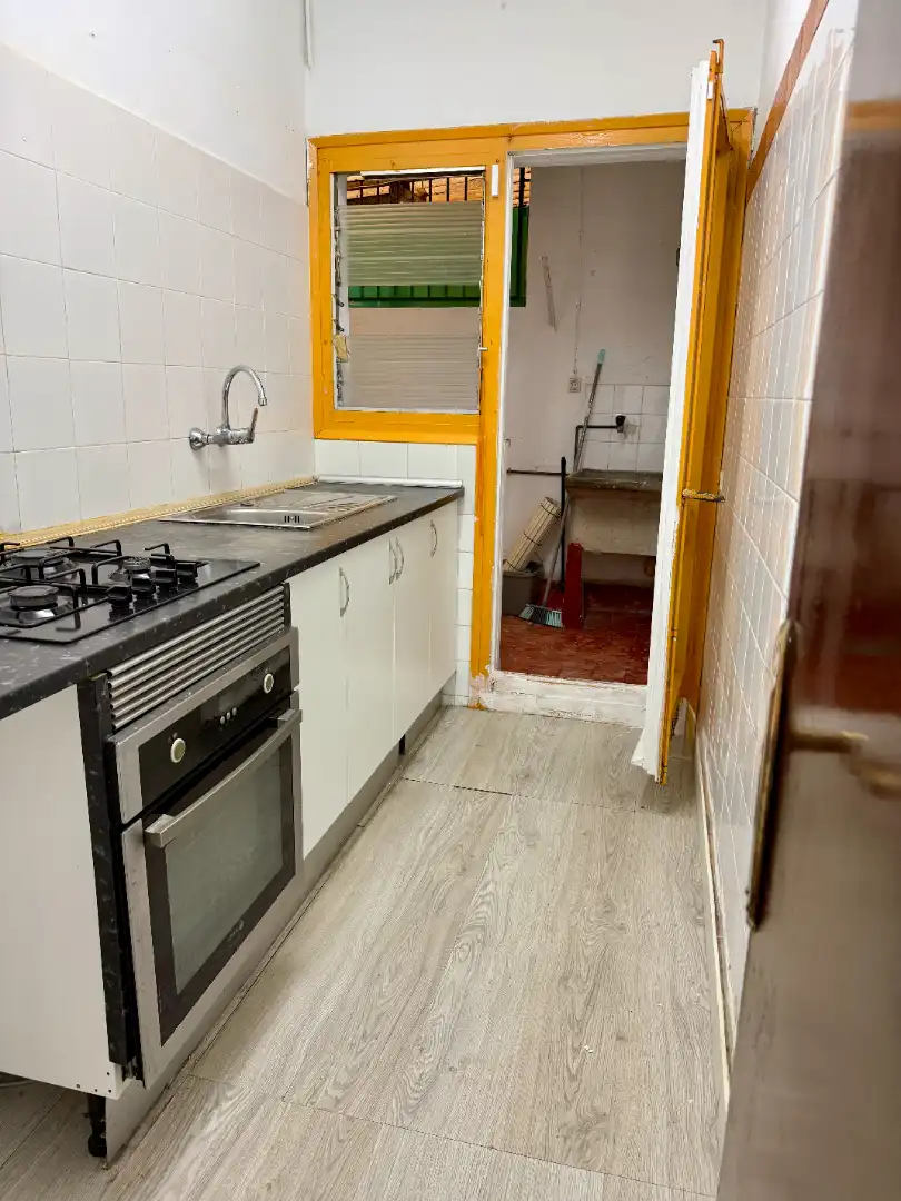 Küche von Wohnung zum Verkauf in Barcelona mit Parkett und Alarm