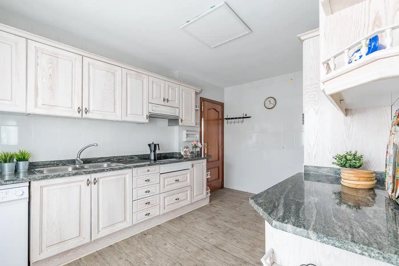 Cocina de Casa o chalet en venta en San Lorenzo de El Escorial con Calefacción, Alarma y Piscina comunitaria