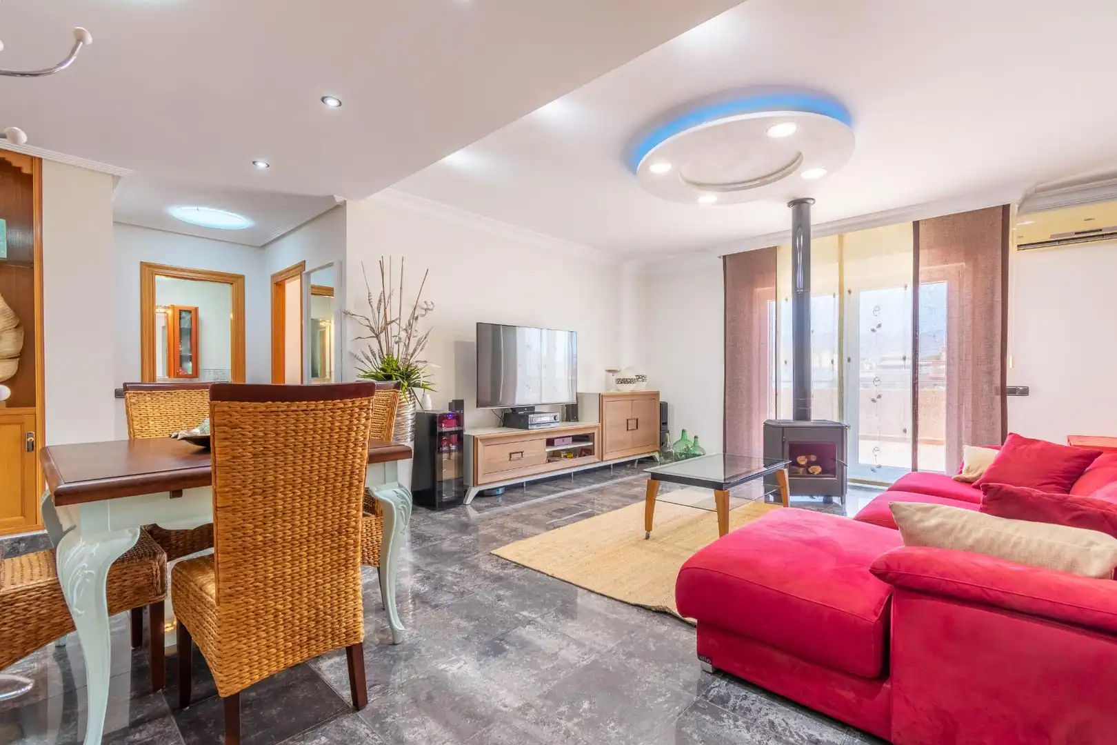 Sala d'estar de Àtic en venda en Almería amb Aire condicionat i Terrassa