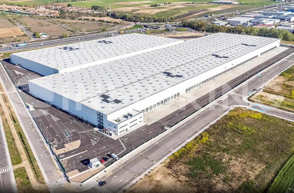 Vista exterior de Nau industrial de lloguer en Illescas amb Calefacció