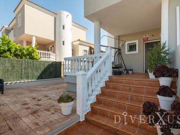 Semi-detached house with balcony for sale in Ayamonte ciudad