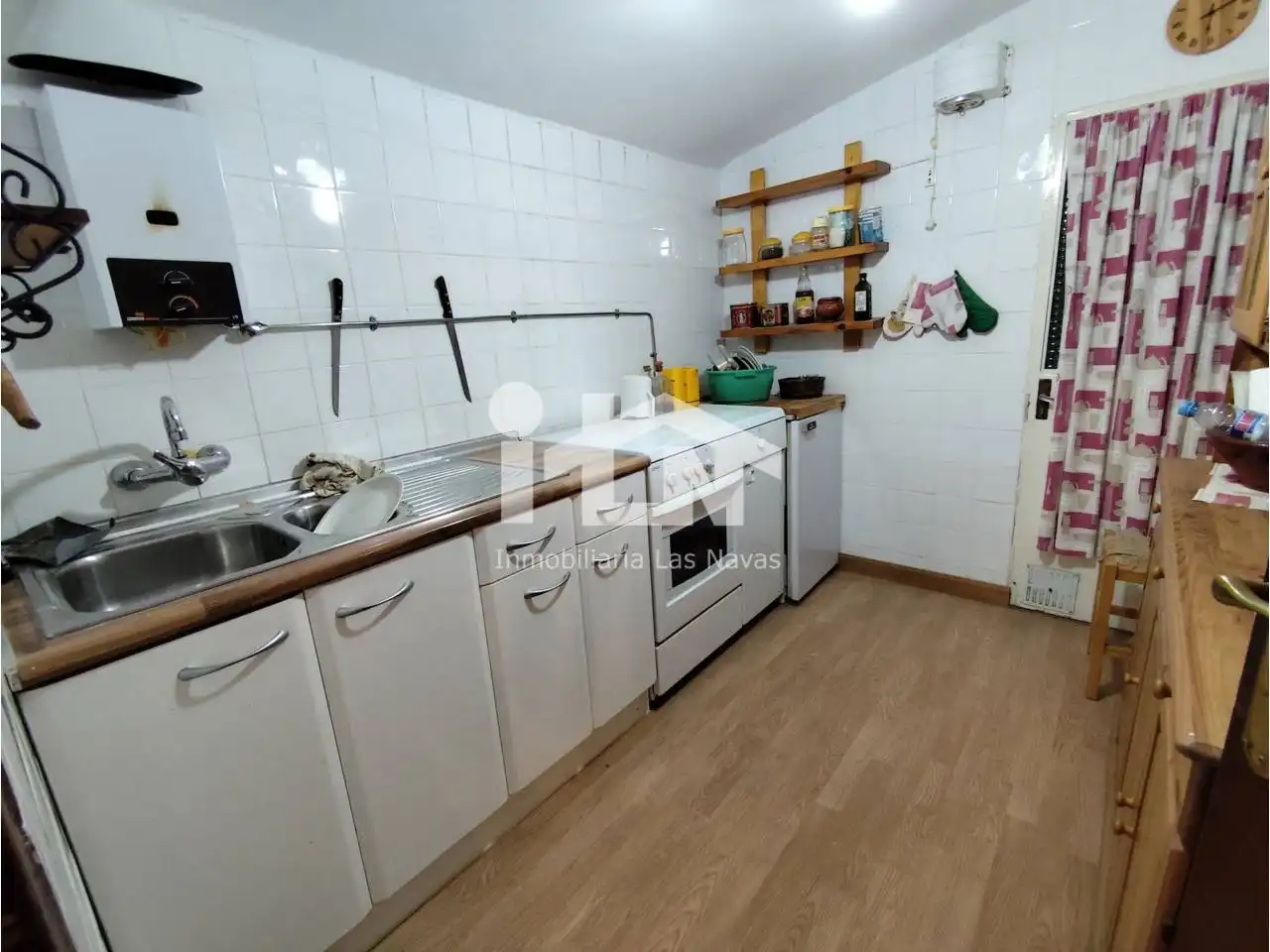 Cocina de Casa o chalet en venta en Navalperal de Pinares con Calefacción, Jardín privado y Terraza