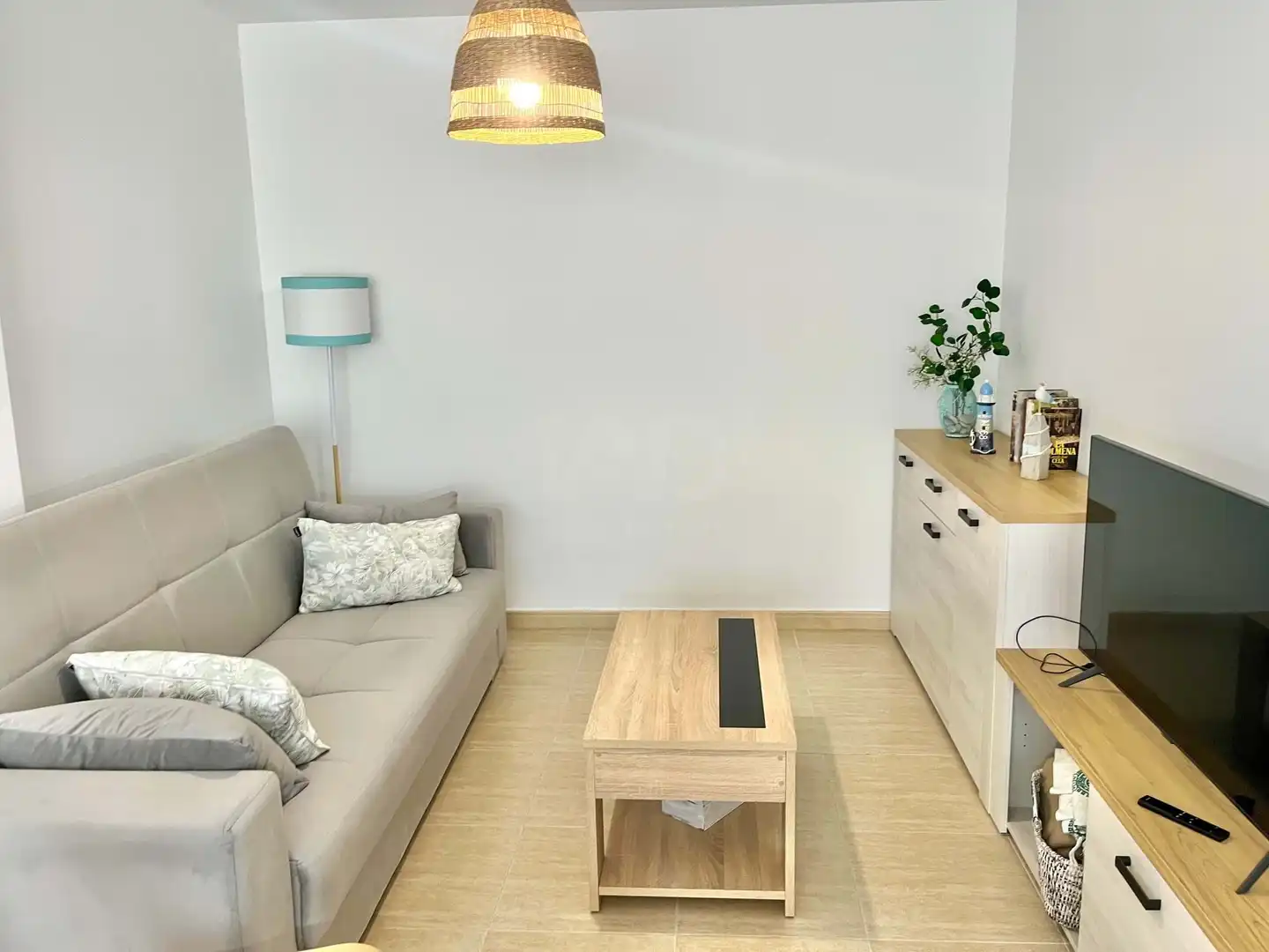 Wohnzimmer von Wohnung zum Verkauf in Torreblanca mit Klimaanlage, Heizung und Schwimmbad