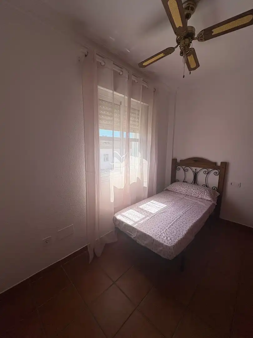 Dormitori de Casa o xalet de lloguer en Aljaraque amb Terrassa i Moblat
