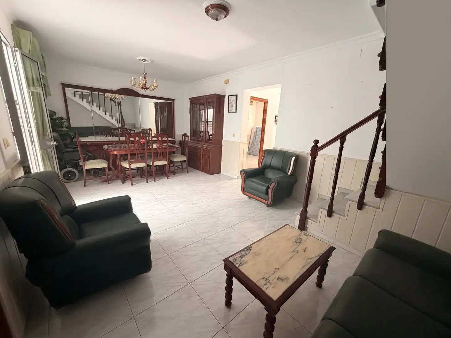 Sala d'estar de Casa o xalet en venda en Morón de la Frontera amb Terrassa i Balcó