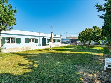 Chalet con jardín en venta en Llevant