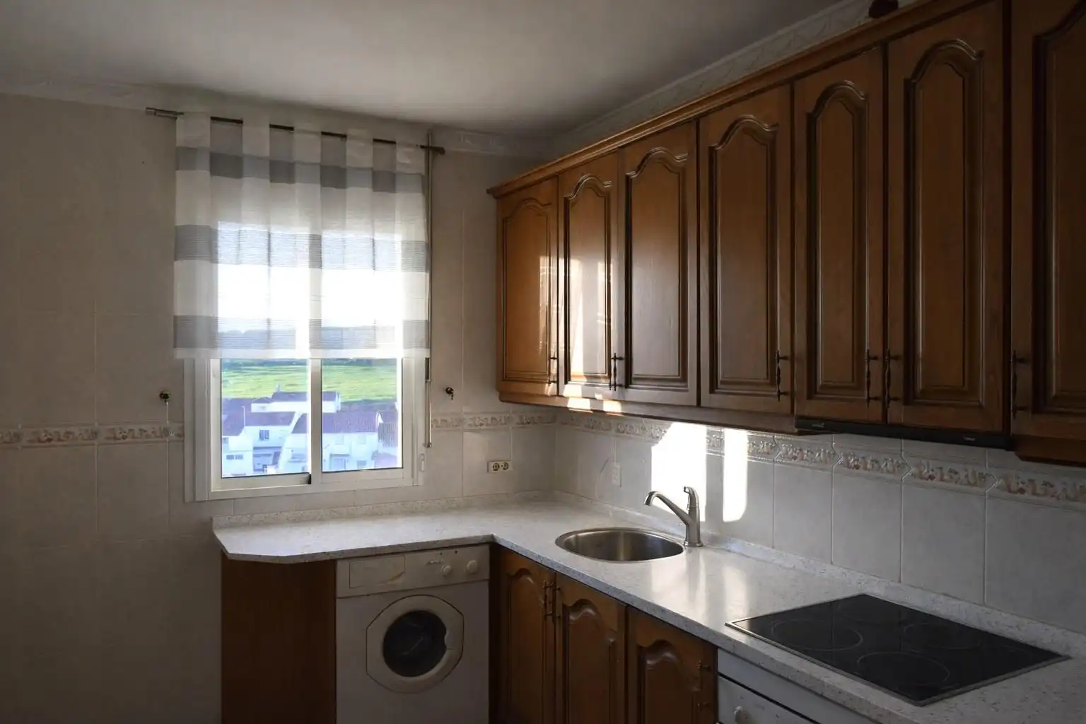 Kitchen of Flat for sale in Fuente de Cantos  with Air Conditioner, Furnished and Balcony