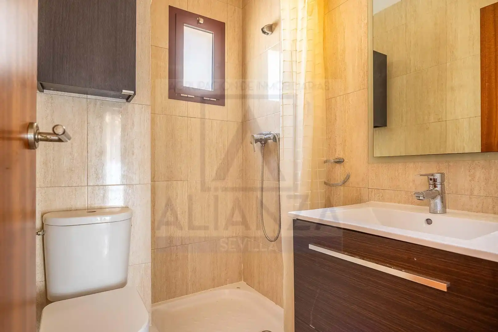 Badezimmer von Maisonette zum Verkauf in Gines mit Klimaanlage, Terrasse und Abstellraum