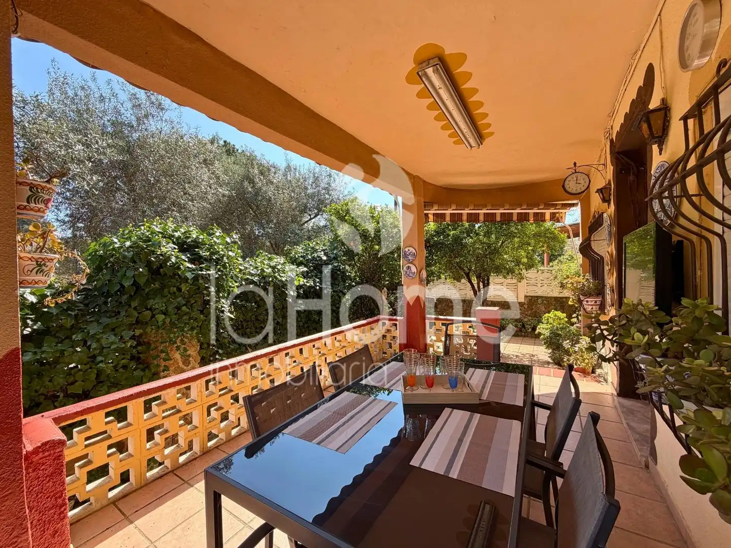 Terrasse von Haus oder Chalet zum Verkauf in Paterna mit Klimaanlage, Privatgarten und Terrasse
