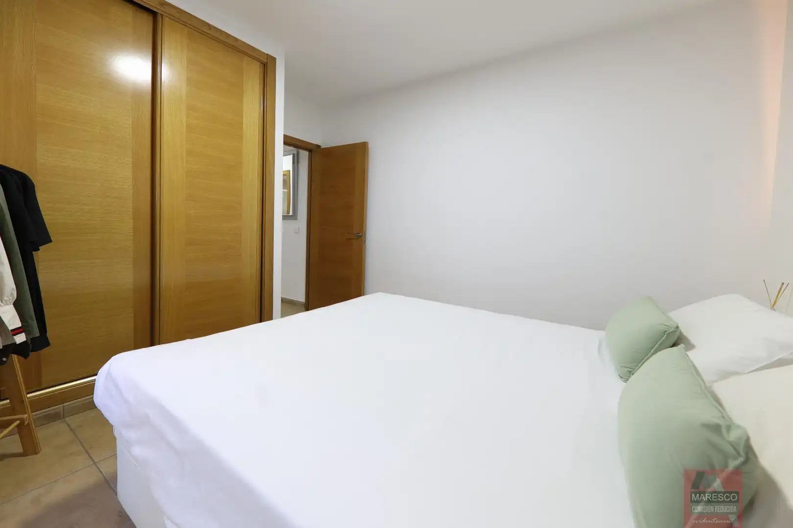 Dormitori de Pis en venda en Mijas amb Aire condicionat, Terrassa i Traster