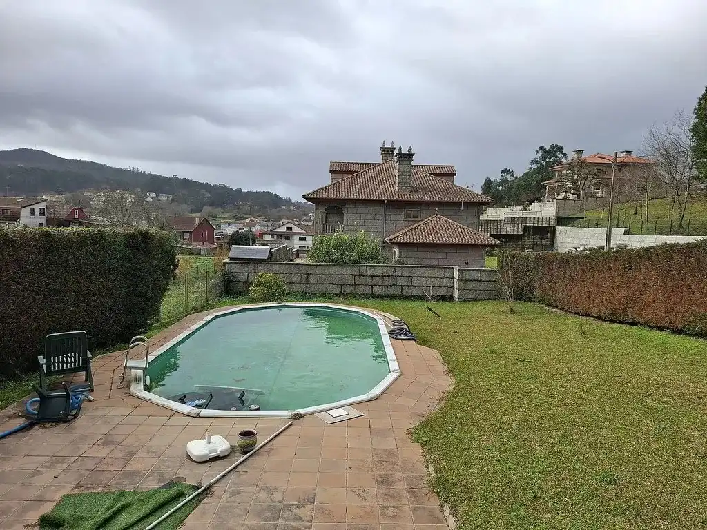 Piscina de Residencial en venda en Vigo 