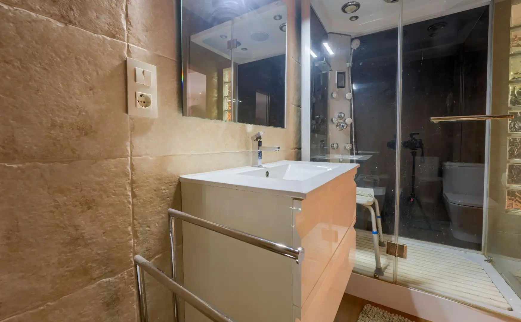 Baño de Casa o chalet en venta en Sanlúcar la Mayor con Aire acondicionado, Jardín privado y Trastero