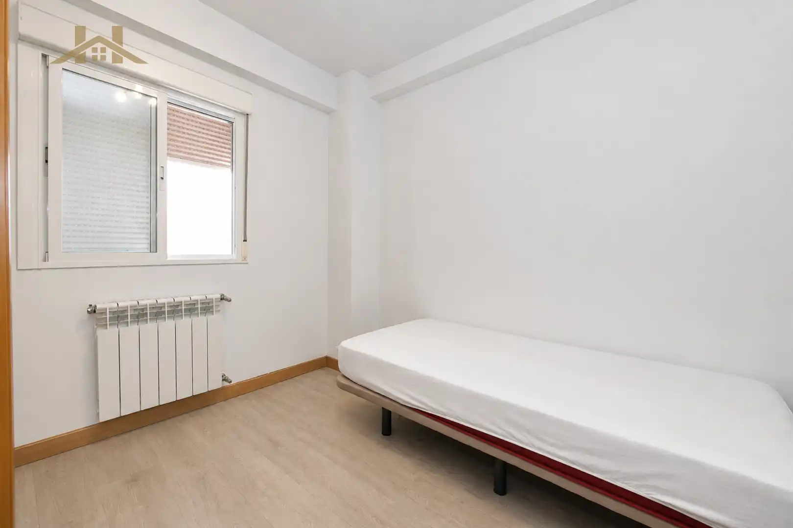 Bedroom of Flat for sale in Madrid  with Air Conditioner, Heating and Furnished