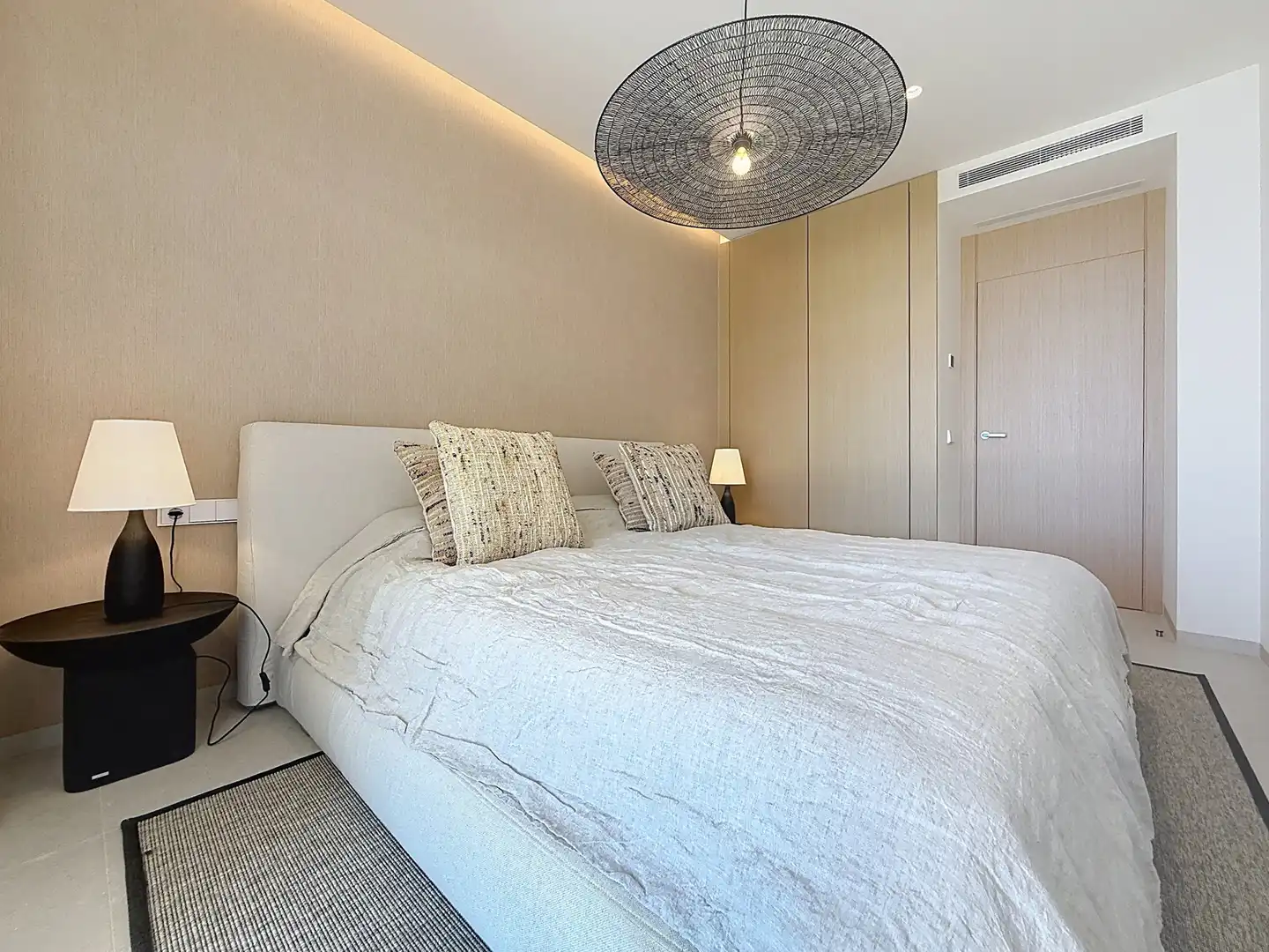 Bedroom of Apartments for sale in Benahavís  with Air Conditioner, Terrace and Storage room