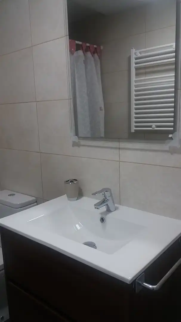 Bathroom of Apartments for rent in Zaragoza  with Heating, Furnished and Oven