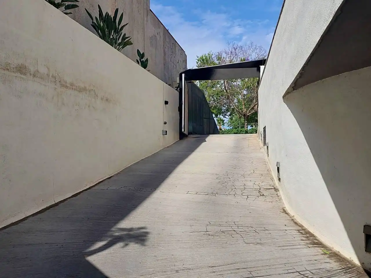 Garaje de alquiler en Avenida Alfahuir, 53, Sant Llorenç - Zona Alfahuir