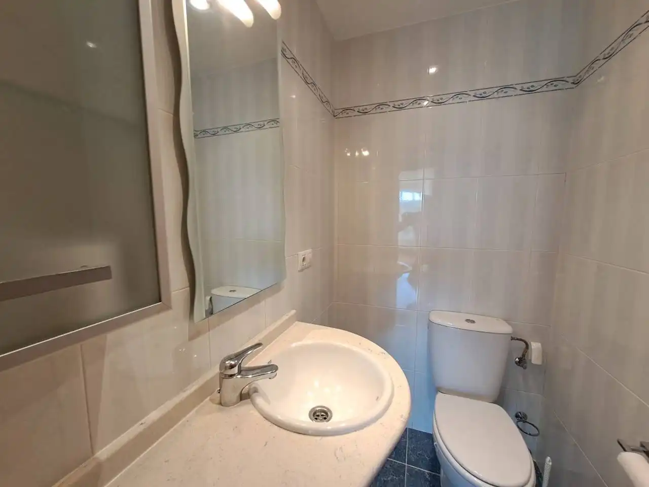 Badezimmer von Wohnung zur Miete in Burgos mit Heizung, Parkett und Terrasse