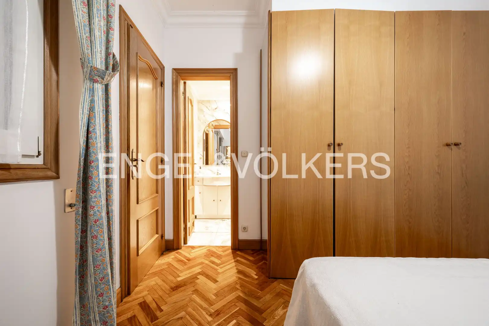 Schlafzimmer von Wohnung zum Verkauf in Donostia - San Sebastián  mit Heizung, Parkett und Abstellraum